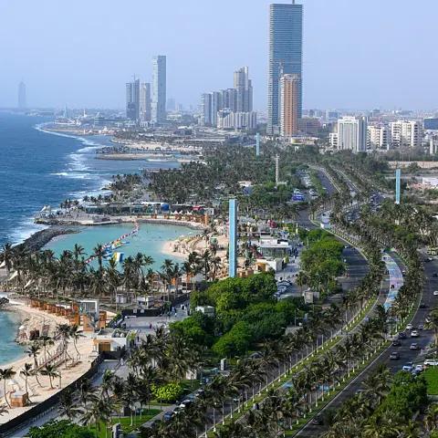 Jeddah, Saudi Arabia — الواجهة البحرية في مدينة جدة غرب السعودية (2025) (cropped)