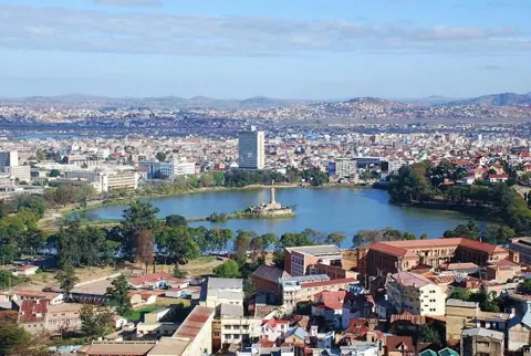 Antananarivo, Madagascar — Lake Anosy, Central Antananarivo, Capital of Madagascar, Photo by Sascha Grabow