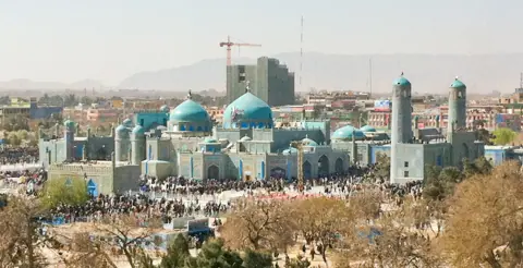 Mazār-e Sharīf, Afghanistan — Nowruz in northern Afghanistan-2011 (cropped)