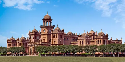 Peshawar, Pakistan — Islamia College Peshawar (Public Sector University), Khyber Pakhtunkhwa, Pakistan cropped