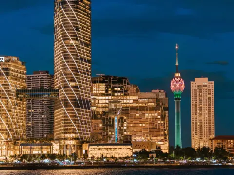 Colombo, Sri Lanka — Colombo city skyline at night