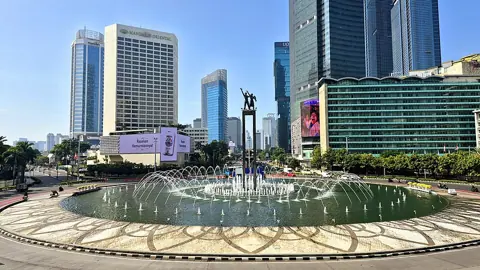Jakarta, Indonesia — Bundaran Hotel Indonesia (2025) (cropped)