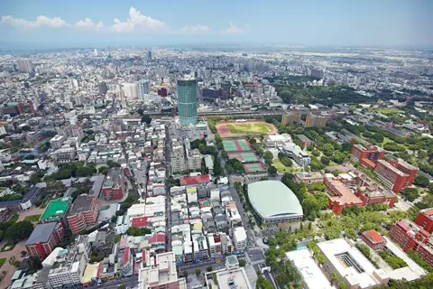 Tainan, Taiwan — Downtown Tainan(2012) (cropped)