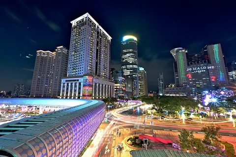 Banqiao, Taiwan — Xinban Special District 20241203 (54182542495)