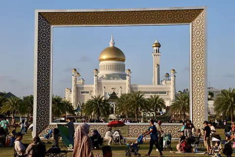 Bandar Seri Begawan, Brunei — Brunei Fireworks & Drone Light Show 2024 12
