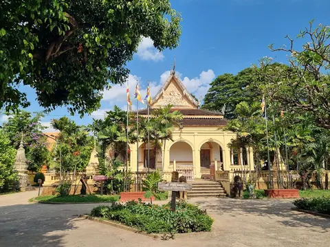 Siem Reap, Cambodia — Front porch of Wat Damnak