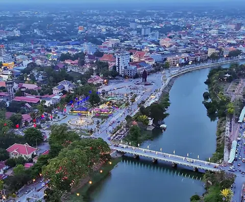 Battambang, Cambodia — Aerial view of Battambang city