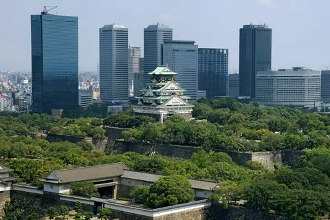 Osaka, Japan — Osaka Castle 03bs3200
