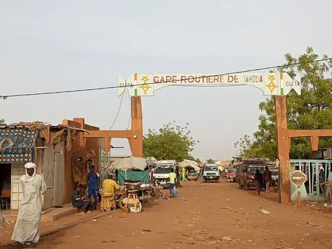 Tahoua, Niger — Gare routière de Tahoua 04