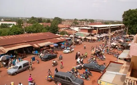 Sikasso, Mali — Le grand marché de Sikasso