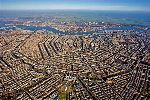 Amsterdam, Netherlands — Imagen de los canales concéntricos en Ámsterdam