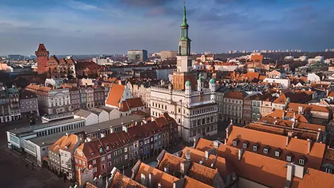 Poznań, Poland — Stary Rynek w Poznaniu, widok z drona (cropped)