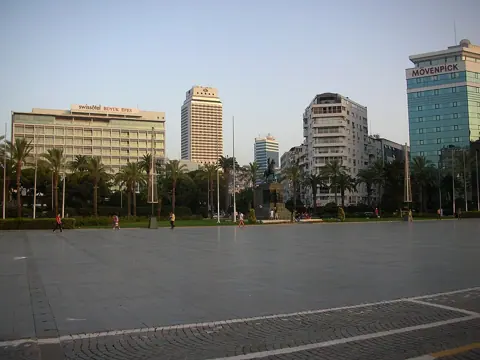 İzmir, Türkiye — Cumhuriyet Square