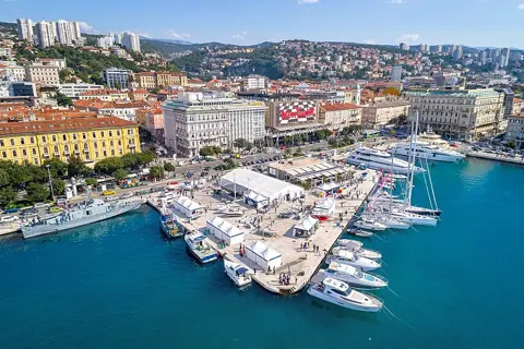 Rijeka, Croatia — Rijeka Riva promenade aerial