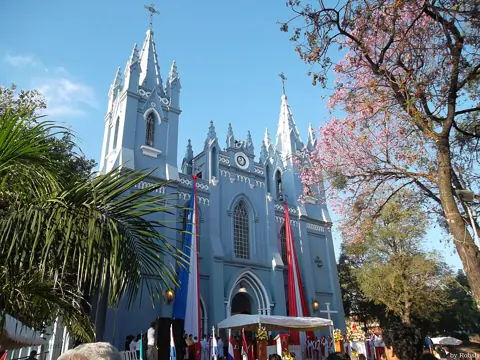 San Lorenzo, Paraguay — Catedral de San Lorenzo durante un 10 de Agosto