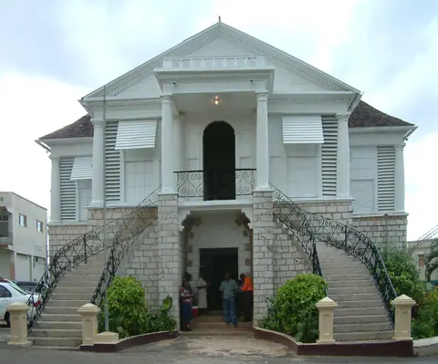 Mandeville, Jamaica — Mandeville-courthouse