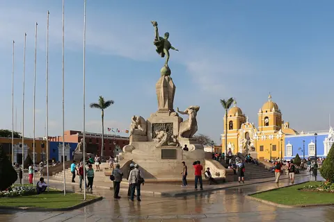 Trujillo, Peru — Freedom Monument, Trujillo