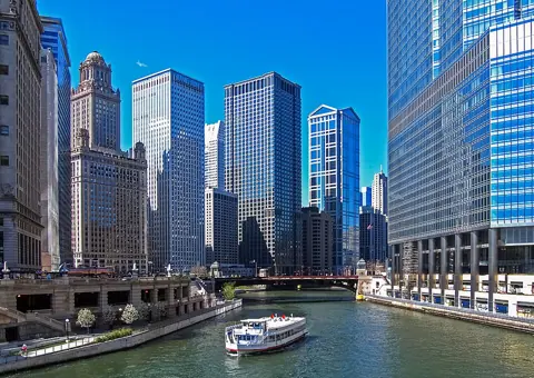 Chicago, United States — Chicago River ferry b