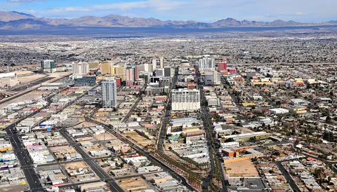 Las Vegas, United States — Las Vegas from above (40064746644)