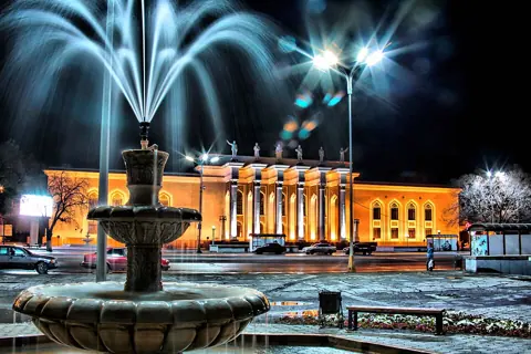 Karagandy, Kazakhstan — Г. Караганда. Дворец культуры горняков проспект Б-Жирау (ранее пр.Советский)