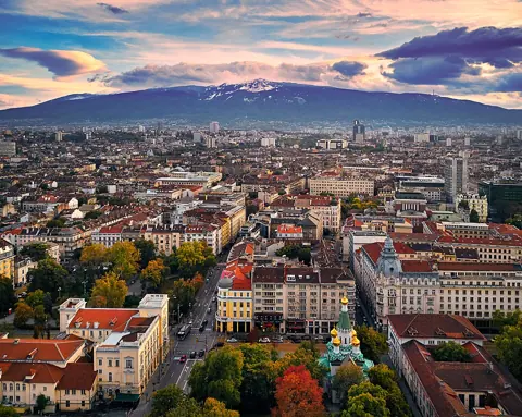 Sofia, Bulgaria — Panoramic view over central Sofia and the Vitosha Mountain 2017-10-08