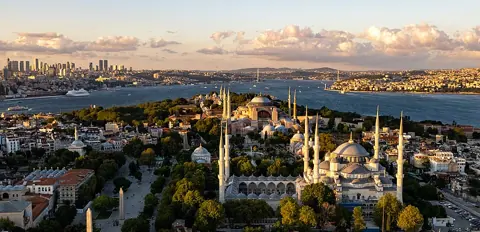 Istanbul, Türkiye — Historical peninsula and modern skyline of Istanbul