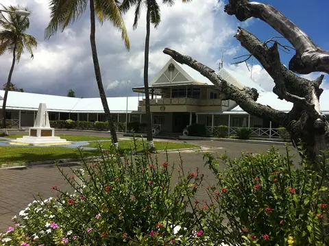 Yaren, Nauru — Parliament (15403802091)
